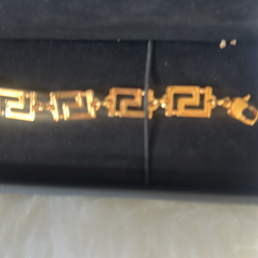 Versace bracelet - Picture 3 of 7